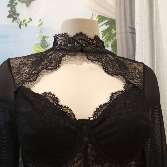 Lace Bodysuit - Picture 4 of 4